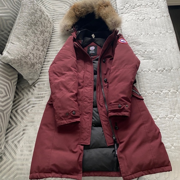 Very Good Condition Canada Goose Kensington Parka in Plum - Size Small - Picture 2 of 7